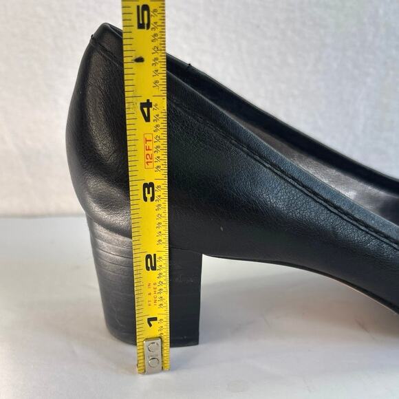 Coach Elizabeth Black Leather Pumps Heels Career Wear Shoes Size 9.5 - Picture 9 of 10